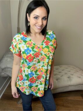 S-3X Floral V-Neck Women's Top in Green